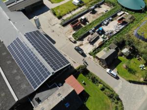 Dak met zonnepanelen bij Doppenberg